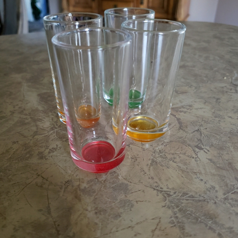 Cool retro cordial/shot glasees